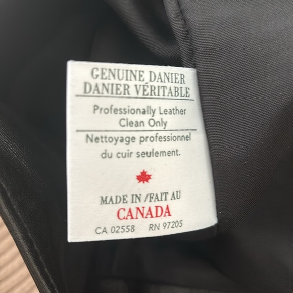 Danier Leather High Waisted Leather Pants Made in Canada Size 4 - Picture 5 of 6